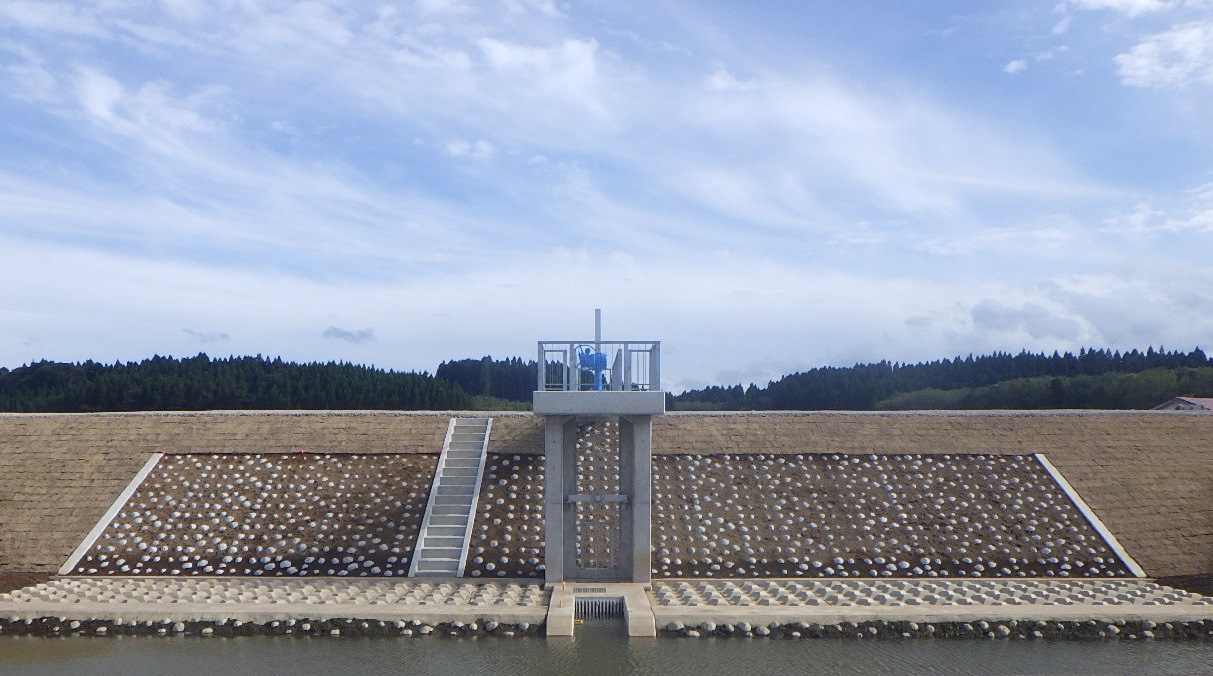 高瀬川（七戸川）大規模特定河川改修（徳万才揚水機場）工事